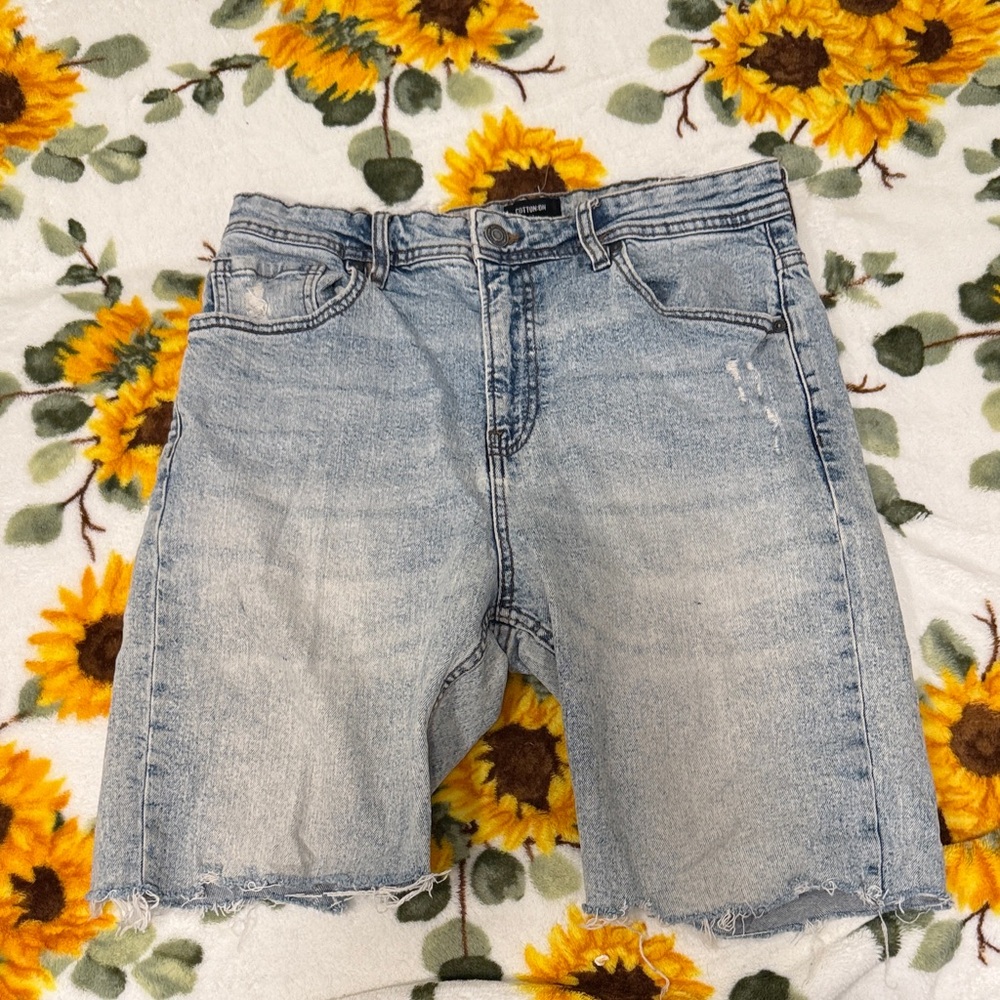 Cotton On size 32 Tapered Jean Shorts